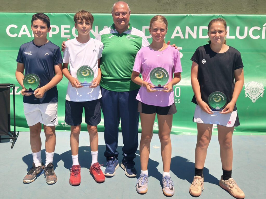 Pablo Navarrete y Viktoriia Koroleva, campeones de Andalucía Alevín en La Línea